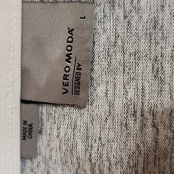 Vero Moda Mini Skirt - Picture 3 of 7